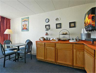 Super 8 Motel East Hazel Crest Restaurant photo